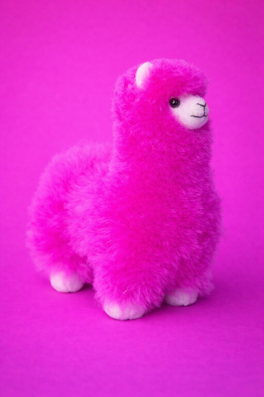 Fuchsia Alpaca Knuffel – Handgemaakt uit Peru