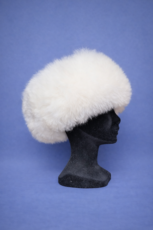 Witte Russische Muts – Baby Alpaca, Handgemaakt
